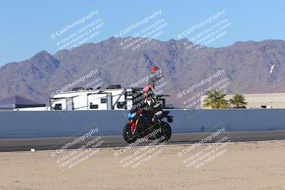 media/Nov-06-2023-Moto Forza (Mon) [[ce023d0744]]/4-Beginner Group/Session 4 (Finish Line Checker)/